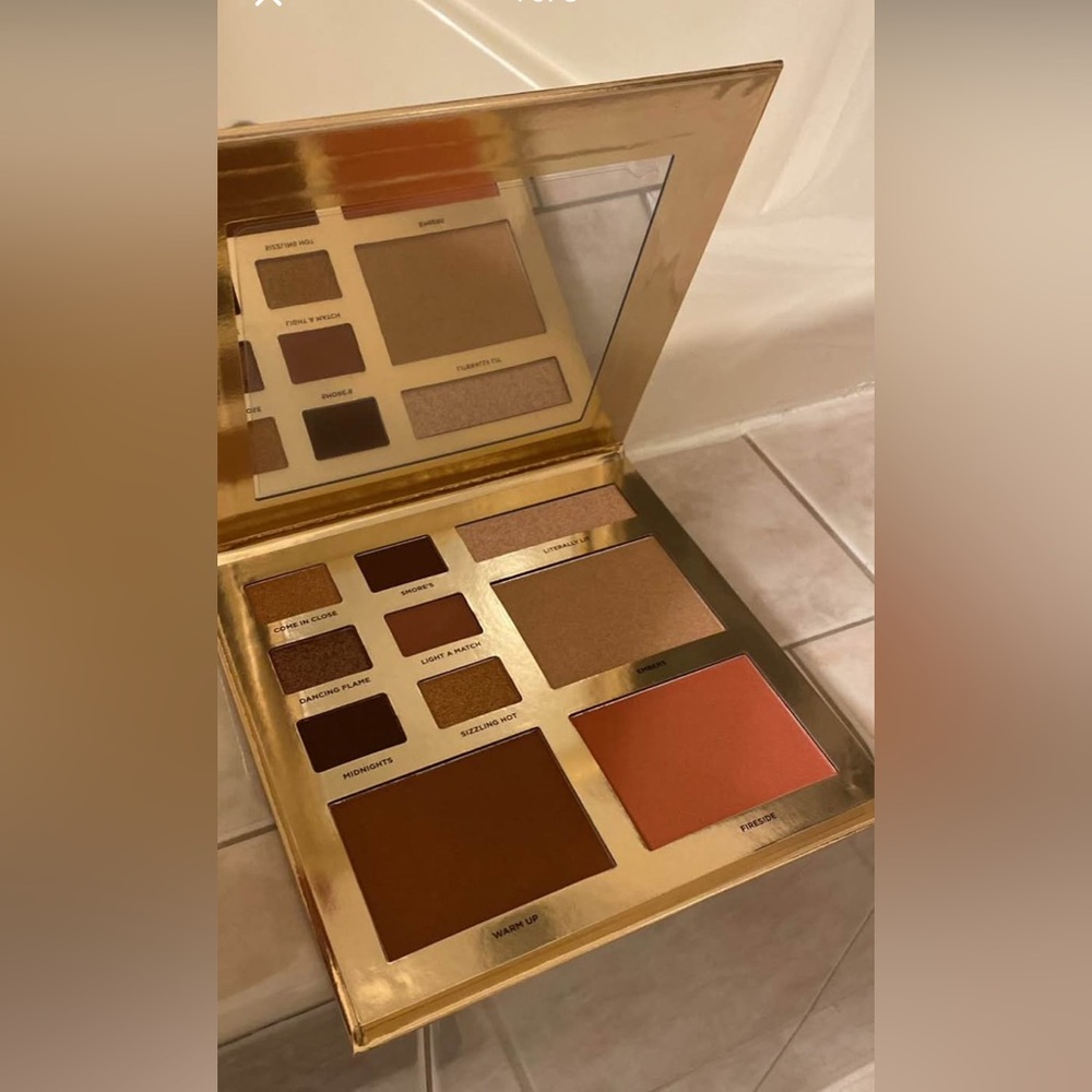 Iconic London Heat of the Moment Makeup Palette, new